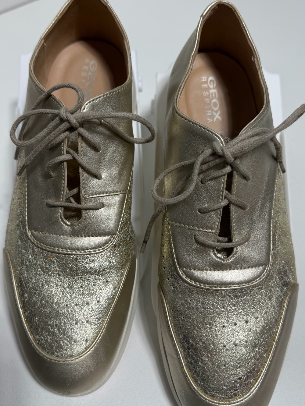 Geox Women’s Gold Lace-Up Leather Sneakers